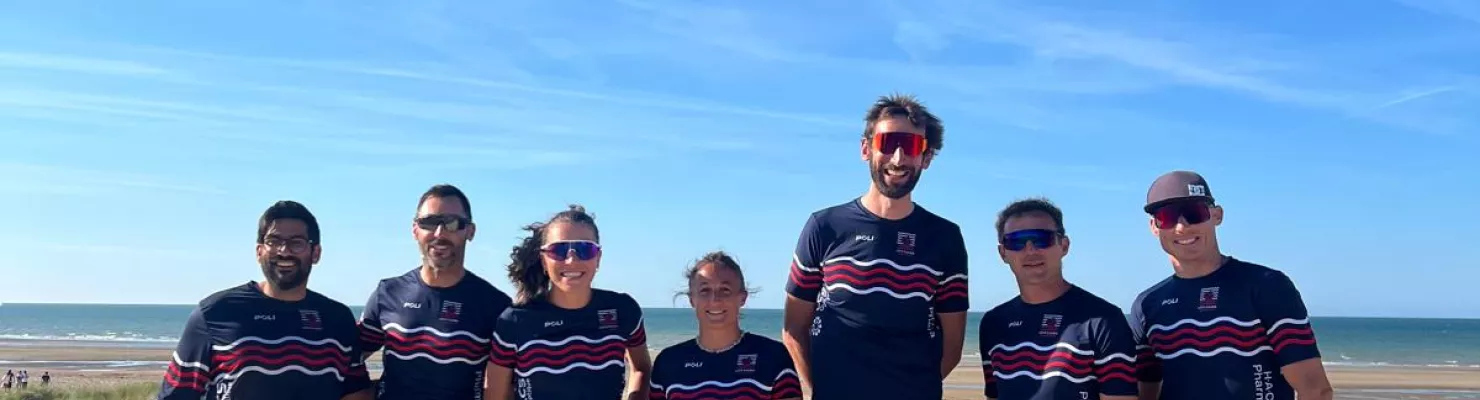 les membres du club avec la tenu